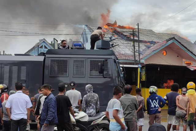 Toko sembako dan rumah warga di Manokwari ludes terbakar