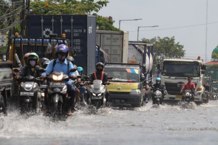 Pemkot imbau warga pesisir Surabaya waspadai banjir rob