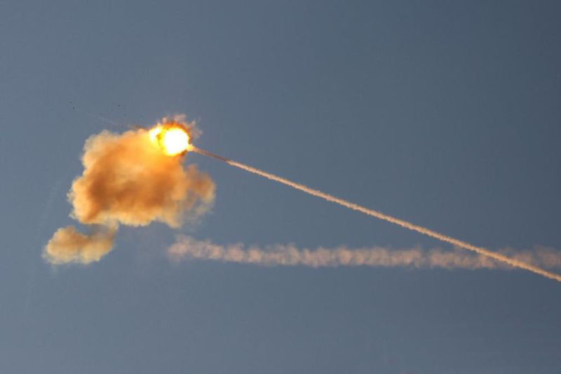 Tembakan roket Palestina picu serangan udara Israel di Gaza