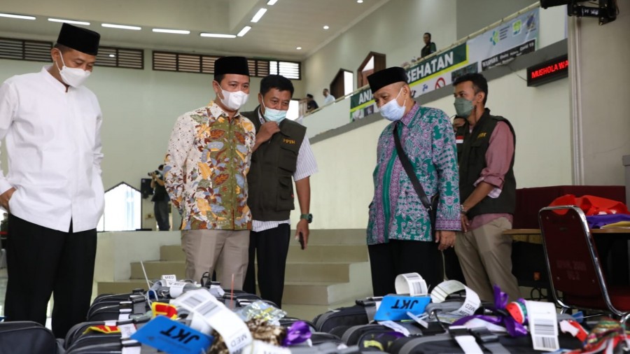 Jemaah haji kloter pertama embarkasi Jakarta mulai masuk asrama